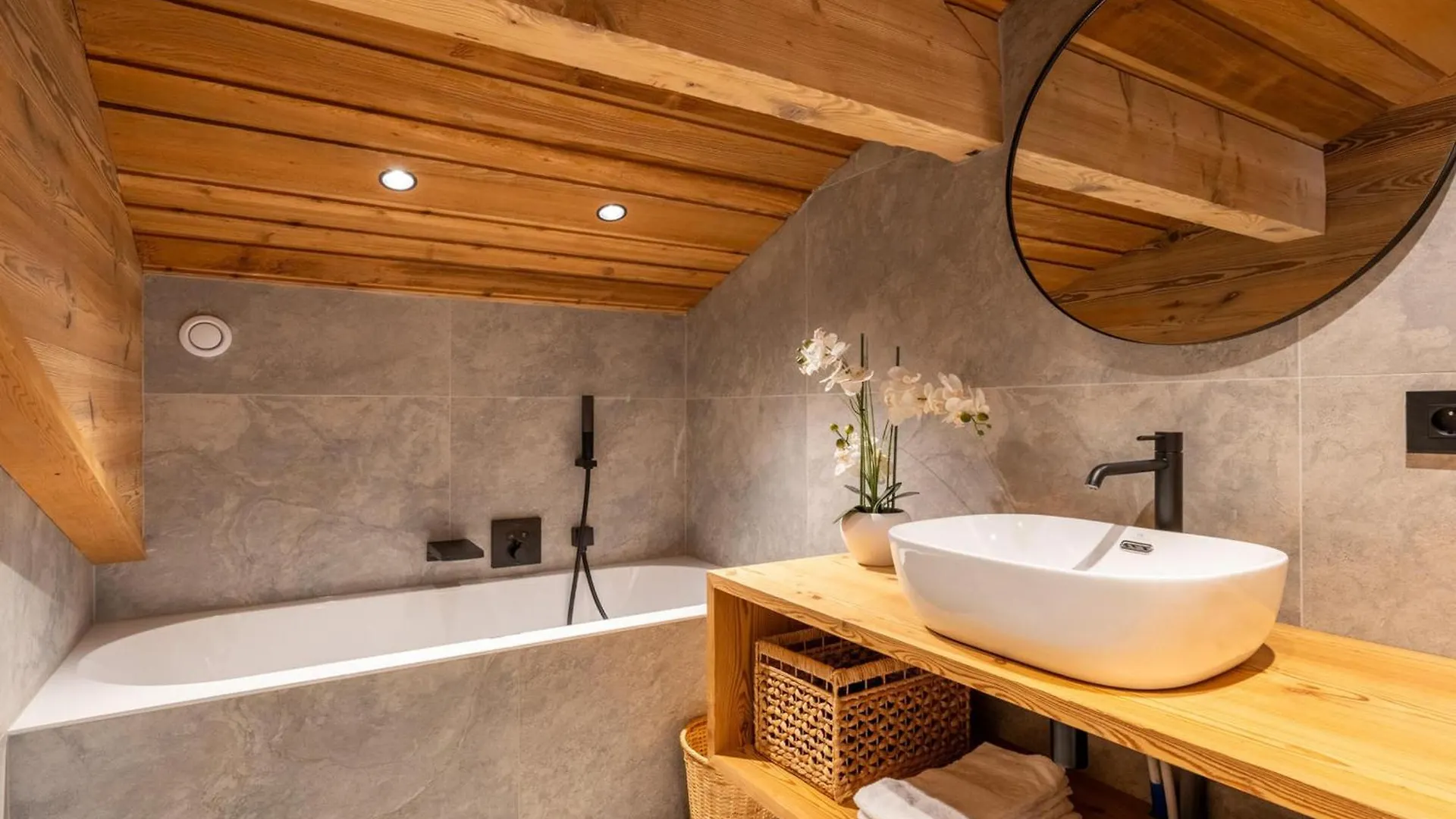 Apartment Chalet 8 Pers Avec Spa, Proche Pistes, Renove, Wifi, Garage - Fr-1-304-285 La Clusaz